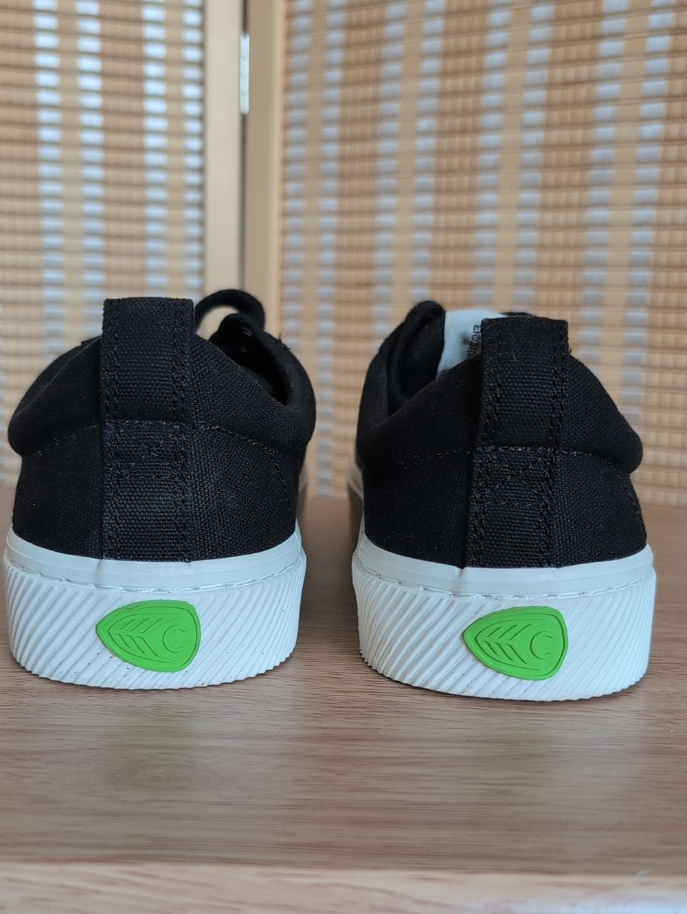 Cariuma Mens Black Canvas Sneakers with Neon Green Insole Accents - Picture 4 of 10